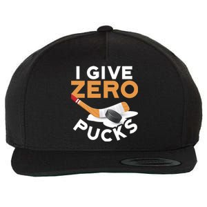 Ich Gebe Zero Pucks Hockey Gift Funny Sports Word Game Great Gift Wool Snapback Cap