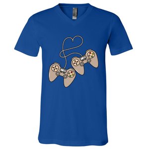 I Heart Gaming Cute Gamer Love Games Geek Nerd Controllers Gift V-Neck T-Shirt