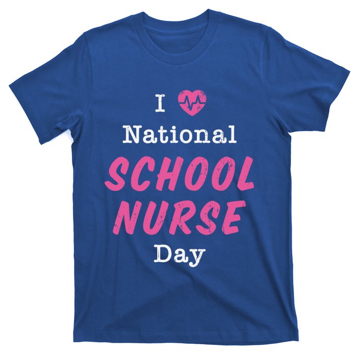 I Heart National School Nurse Day Great Gift Great Gift T-Shirt