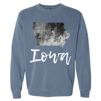 Iowa IA Map Grunge Vintage Graphic Home State Garment-Dyed Sweatshirt