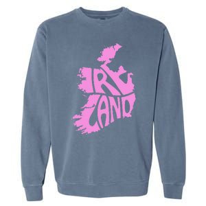 Ireland Irish Vacation Travel St Patrick's Day Pink Women's Garment-Dyed Sweatshirt