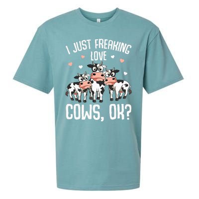 I just freaking love Cows Farmers Cow Lover Sueded Cloud Jersey T-Shirt