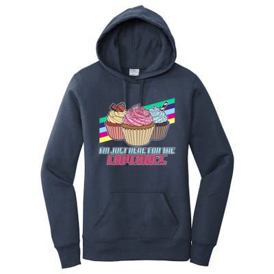 I’M Just Here For The Cupcakes Quote Pastry Baker Gift Women's Pullover Hoodie