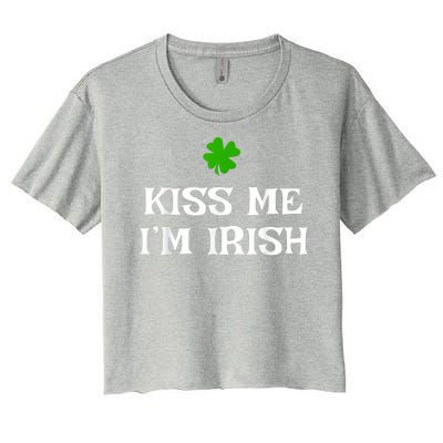 Irish Kiss Me Im Irish St Patricks Day Women's Crop Top Tee