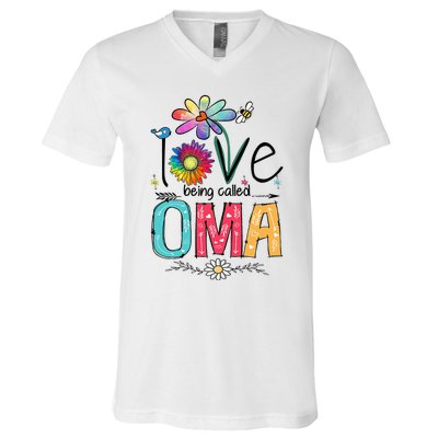 I Love Being Called Oma Daisy Flower Cute Mother's Day V-Neck T-Shirt