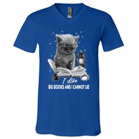 I Like Big Books And I Cannot Lie Cat Reading A Book Bookish Cute Gift V-Neck T-Shirt