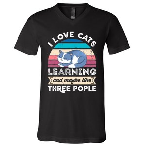 I love Cats Learning and like Three People V-Neck T-Shirt