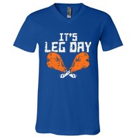 It's Leg Day Turkey Legs Funny Pun Thanksgiving V-Neck T-Shirt