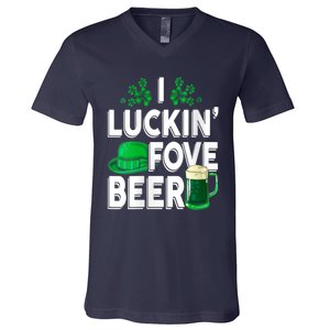 I Luckin Fove Beer St Patricks Day Likes To Drink V-Neck T-Shirt