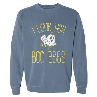 I Love Her Boo Bees Couples Halloween Costume Garment-Dyed Sweatshirt