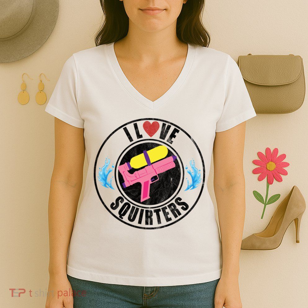 I Love Squirters Funny I Heart Squirters Women's V-Neck T-Shirt