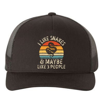 I Like Snakes And Maybe 3 People Snake Reptile Lover Retro Yupoong Adult 5-Panel Trucker Hat