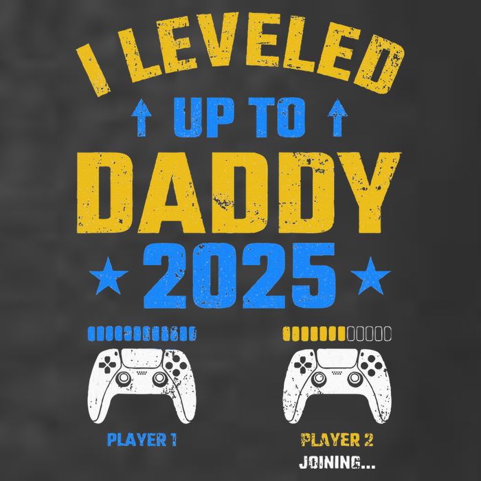I Leveled Up To Daddy 2025 Father 2025 New Daddy 2025 T-Shirt