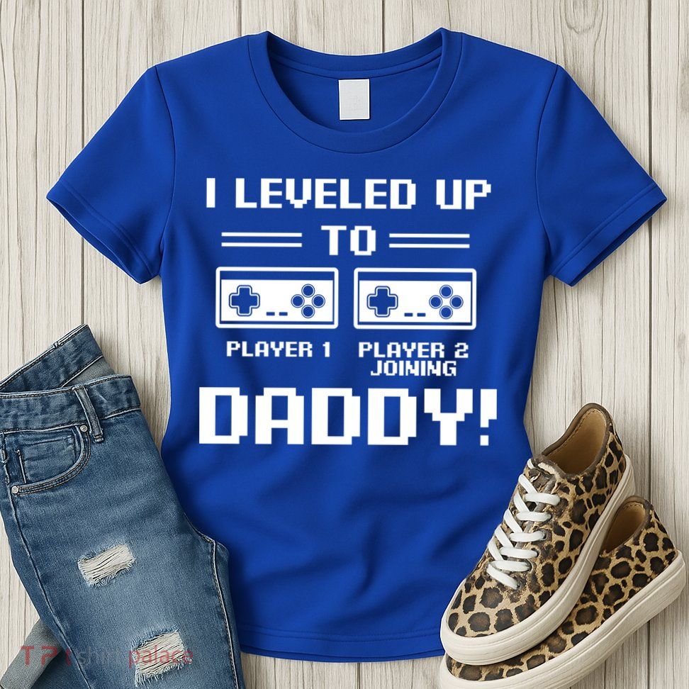 I Leveled Up To Daddy New Parent Gamer Dad Promoted Gift Womens T-Shirt