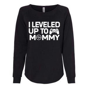 I Leveled Up To Mommy Gamer Heartbeat Soon To Be Mom Gift Womens California Wash Sweatshirt