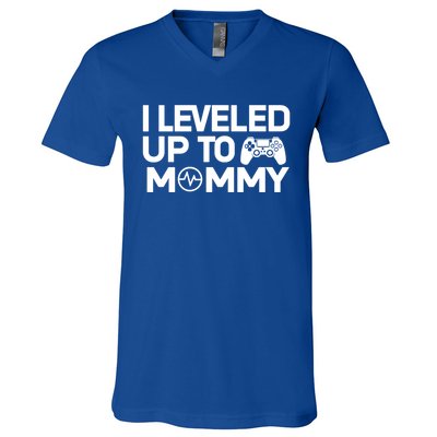 I Leveled Up To Mommy Gamer Heartbeat Soon To Be Mom Gift V-Neck T-Shirt