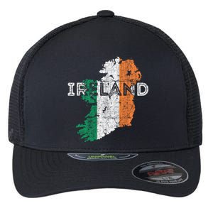 Irish Map And Flag Souvenir Gift Distressed Ireland Cool Gift Flexfit Unipanel Trucker Cap