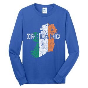 Irish Map And Flag Souvenir Gift Distressed Ireland Cool Gift Tall Long Sleeve T-Shirt