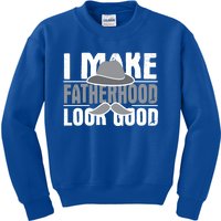 I Make Fatherhood Look Good Gift Funny Father's Day Quote Gift Kids Sweatshirt