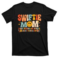 Its Me Hi Im The Cool Mom Its Me Retro Groovy Mothers Day T-Shirt