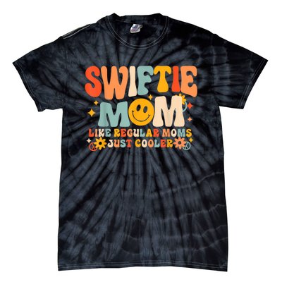 Its Me Hi Im The Cool Mom Its Me Retro Groovy Mothers Day Tie-Dye T-Shirt