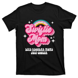 It's Me Hi I'm The Cool Mom It's Me Retro Groovy Mothers Day T-Shirt