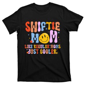 It's Me Hi I'm The Cool Mom It's Me Retro Groovy Mothers Day T-Shirt