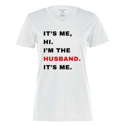 Its Me Hi Im The Husband Me & Funny Couples Women's Momentum V-Neck T-Shirt