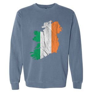 Ireland Map Irish Flag Ireland Trip Souvenir Irish Roots Cool Gift Garment-Dyed Sweatshirt