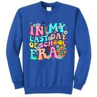 In My Last Day Of School Era Groovy Retro Graduate Funny Funny Gift Sweatshirt