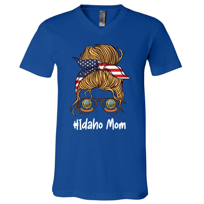 Idaho Mom Retro Patriotic American Flag Mothers Day Meaningful Gift V-Neck T-Shirt