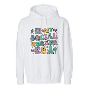 In My Social Worker Era Retro Groovy School Social Worker Garment-Dyed Fleece Hoodie