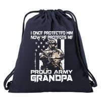 I Once Protected Him Now He Protects Me Proud Army Grandpa Drawstring Bag