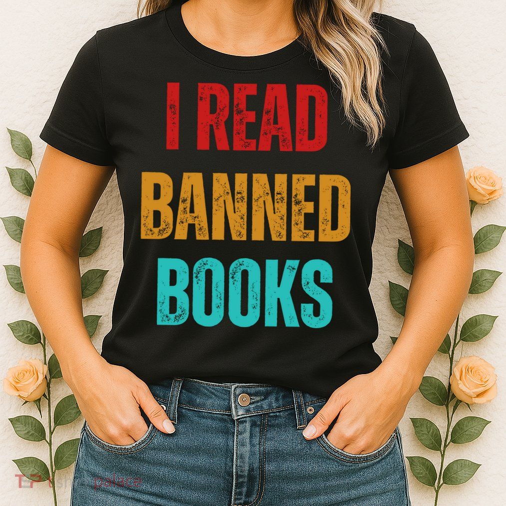 I Read Banned Books Im With The Banned Vintage Retro Womens T-Shirt
