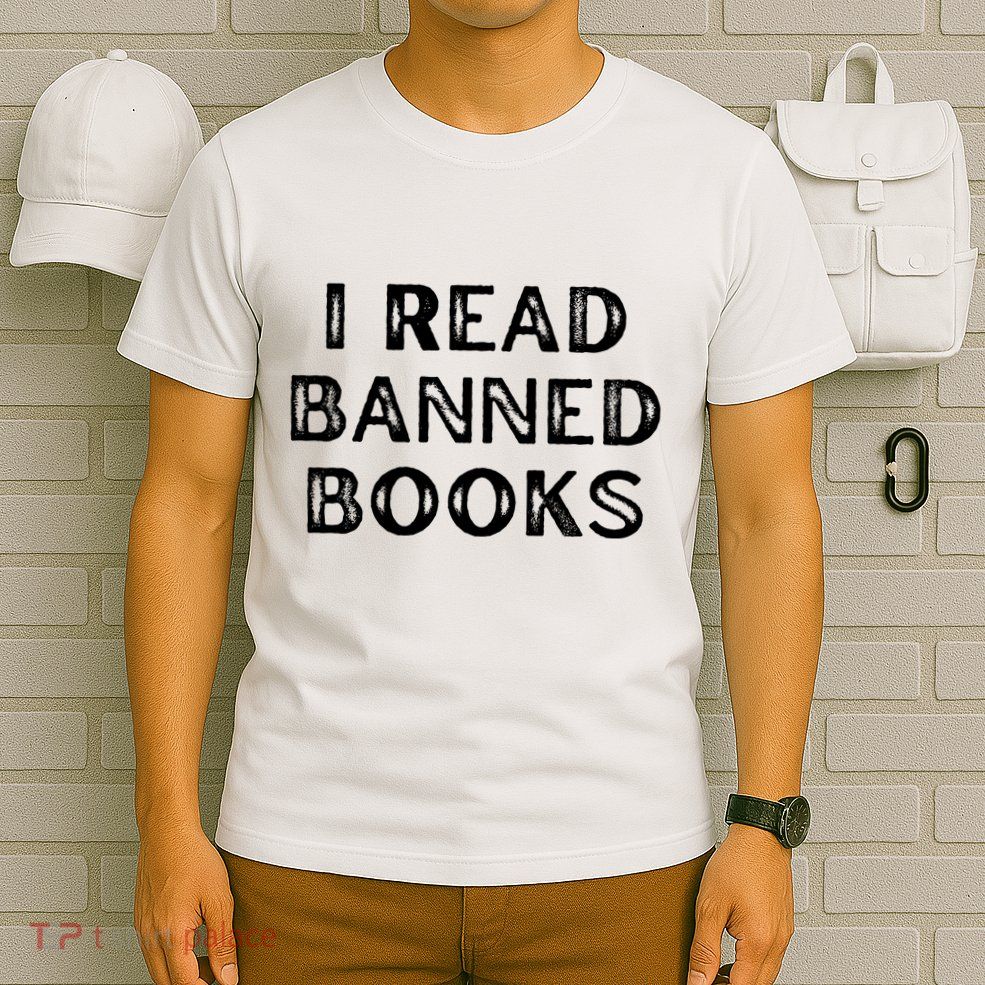 I Read Banned Books Im With The Banned Vintage Retro T-Shirt