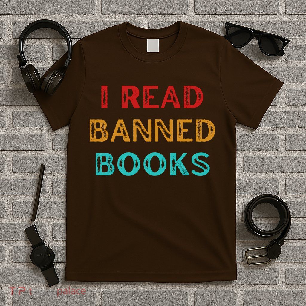 I Read Banned Books Im With The Banned Vintage Retro T-Shirt