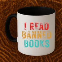I Read Banned Books Im With The Banned Vintage Retro Mug