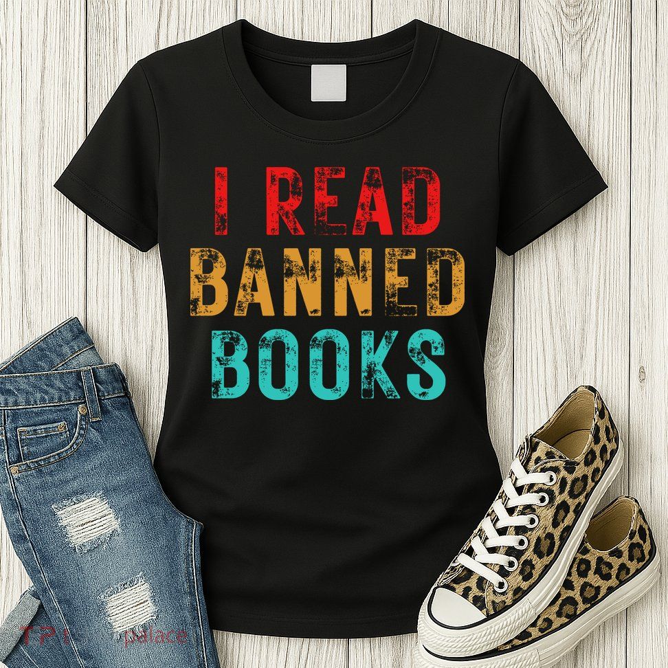 I Read Banned Books Im With The Banned Vintage Retro Womens T-Shirt