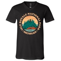 Isle Royale Michigan National Park Funny Gift Moose Sillhouete Gift V-Neck T-Shirt