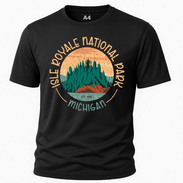 Isle Royale Michigan National Park Moose Sillhouete Cooling Performance Crew T-Shirt