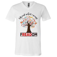 I Read What I Want Banned Books Week Librarian V-Neck T-Shirt