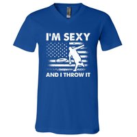 IM Sexy And I Throw It Us Flag American Ultimate Frisbee Great Gift V-Neck T-Shirt