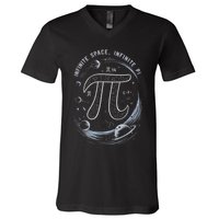 Infinite Space Infinite Pi 3.14 Funny Pi Day Spiral Pi Math .Png V-Neck T-Shirt