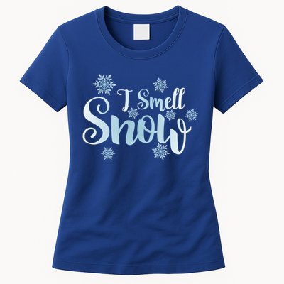 I Smell Snow Cute Snowflakes Snowy Winter Holiday Christmas Gift Women's T-Shirt