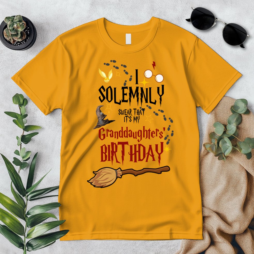 I Solemnly Swear That It's My Granddaughters' Birthday Premium T-Shirt