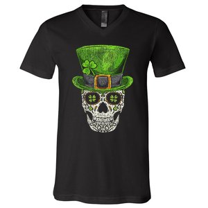 Irish Skull St Patricks Day Funny shamrock V-Neck T-Shirt