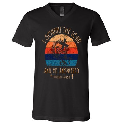 I Sought The Lord And He Answered Me Cross Bible  V-Neck T-Shirt