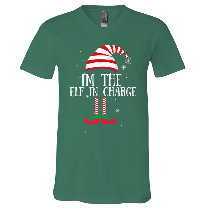 IM The Elf In Charge Christmas Gift Group Family Matching V-Neck T-Shirt