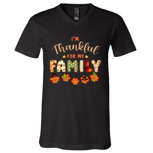 Im Thankful for My Family Thanksgiving Day Turkey Thankful V-Neck T-Shirt