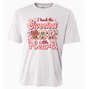 I Teach The Sweetest Hearts Retro Teacher Valentines Day Cooling Performance Crew T-Shirt